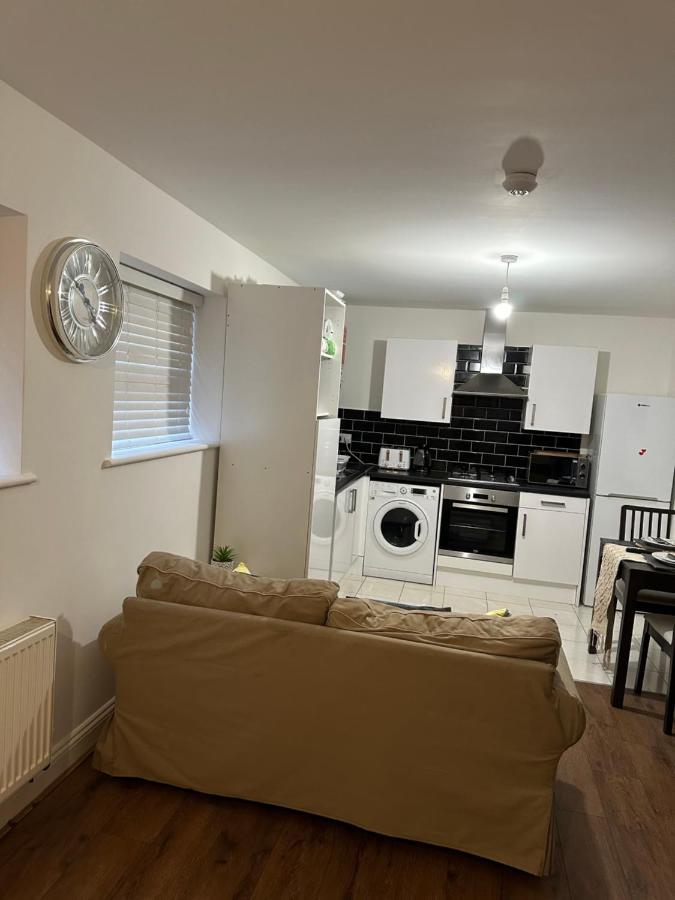 Beautiful Hoe Street Dream Ground Floor One Bedroom Apartment London Exteriör bild