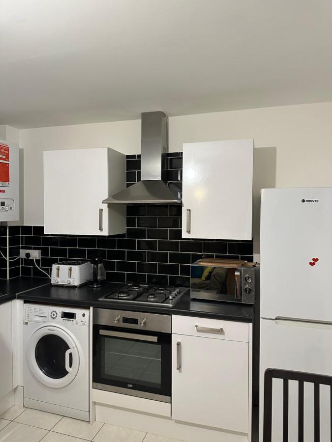 Beautiful Hoe Street Dream Ground Floor One Bedroom Apartment London Exteriör bild