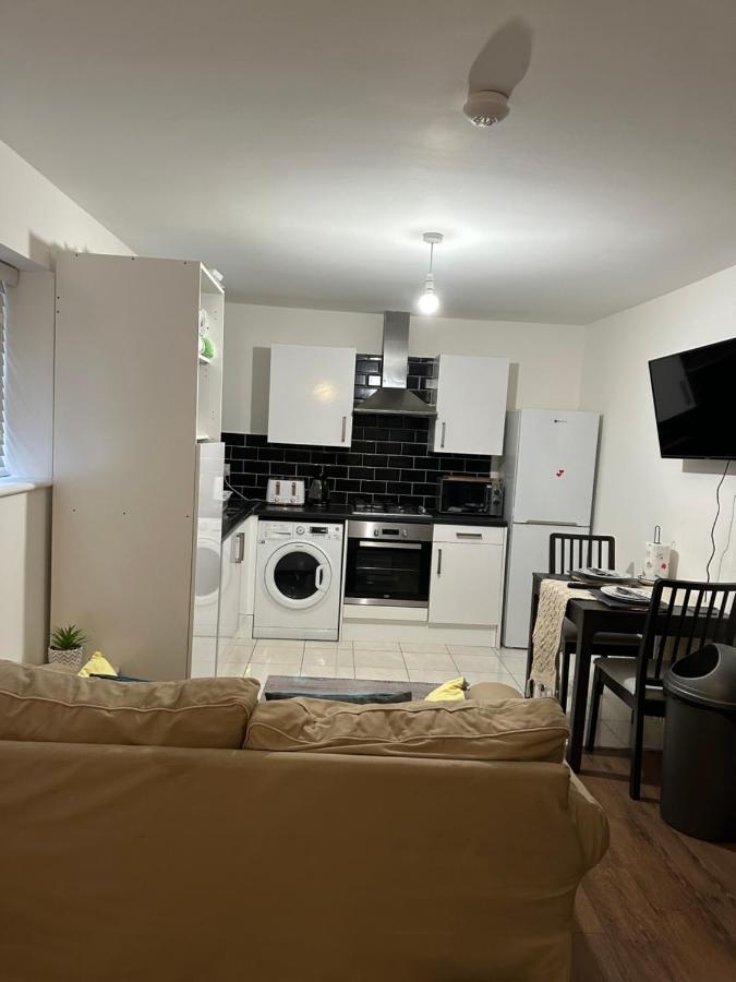 Beautiful Hoe Street Dream Ground Floor One Bedroom Apartment London Exteriör bild