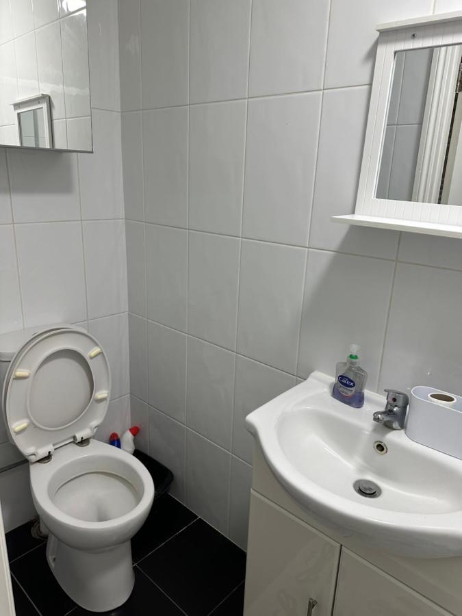 Beautiful Hoe Street Dream Ground Floor One Bedroom Apartment London Exteriör bild